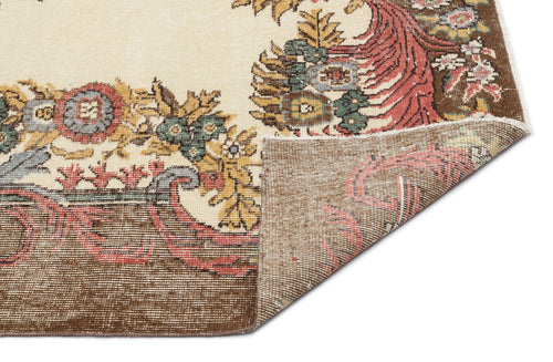 Bild 1 in Galerieansicht laden. Slaenuel - Vintage Medallion Rug - 5'8 X 8'10