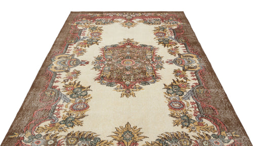 Bild 1 in Galerieansicht laden. Slaenuel - Vintage Medallion Rug - 5'8 X 8'10