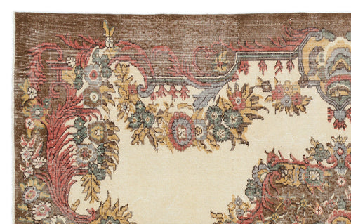 Bild 1 in Galerieansicht laden. Slaenuel - Vintage Medallion Rug - 5'8 X 8'10