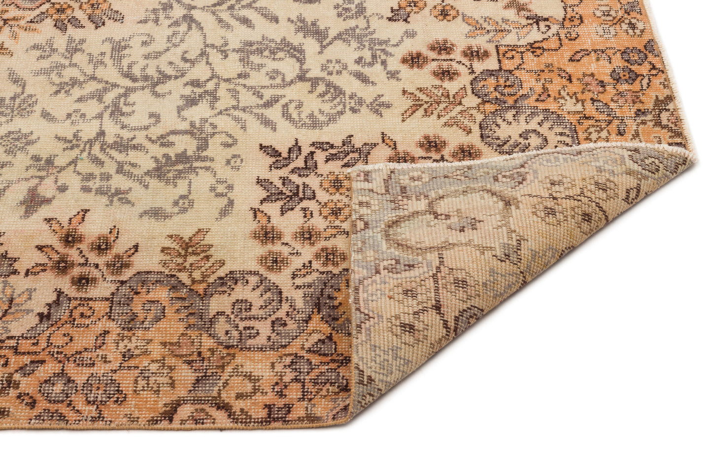 Tunoyn - Vintage Medallion Rug - 5'5 X 9'6