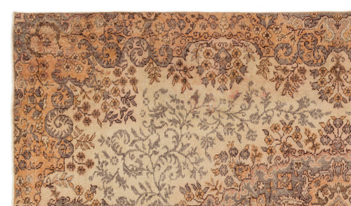 Load image 1 in gallery view. Tunoyn - Vintage Medallion Rug - 5'5 X 9'6