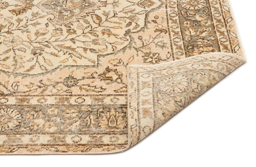 Load image 1 in gallery view. Traula - Vintage Medallion Rug - 5'3 X 8'9