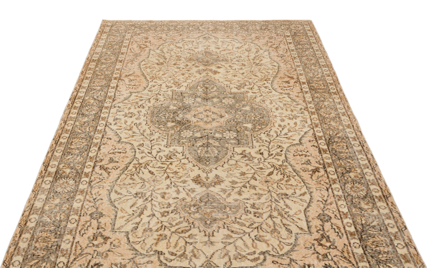 Traula - Vintage Medallion Rug - 5'3 X 8'9