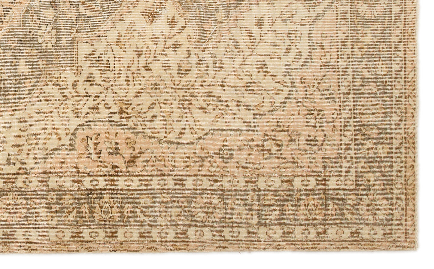 Traula - Vintage Medallion Rug - 5'3 X 8'9