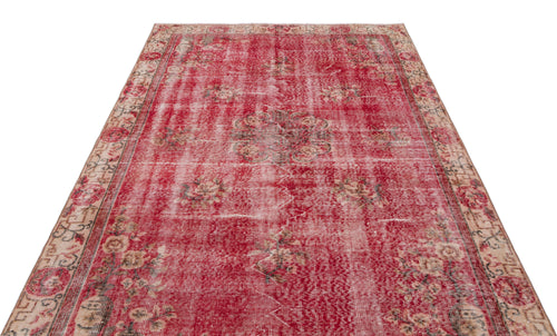 Load image 1 in gallery view. Peteta - Vintage Medallion Rug - 5'5 X 8'9