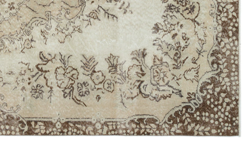 Load image 1 in gallery view. Gegata - Vintage Medallion Rug - 5'9 X 9'11