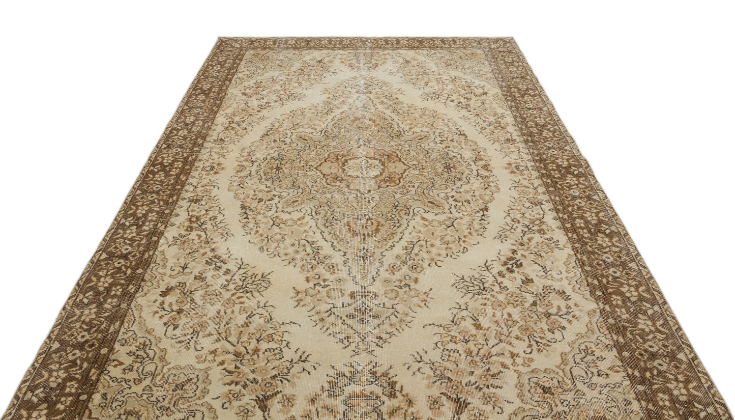 Prugoa - Vintage Medallion Rug - 6'8 X 10'6