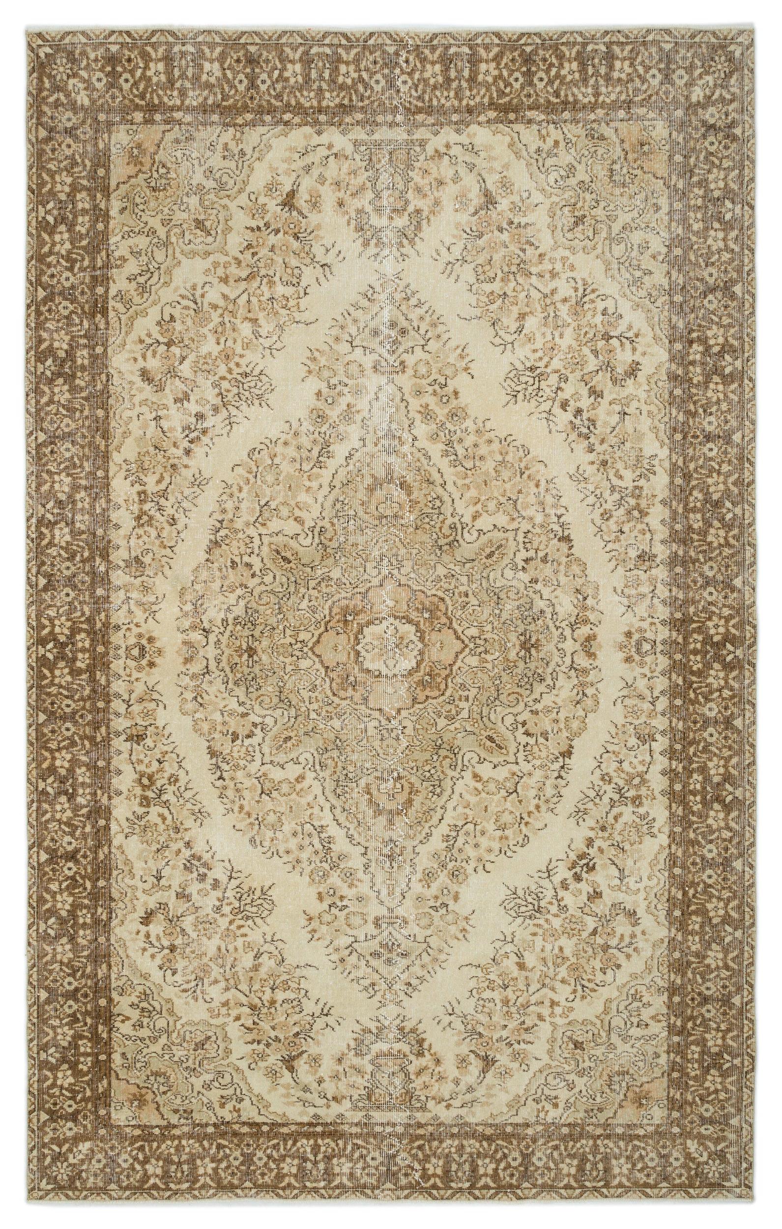 Prugoa - Vintage Medallion Rug - 6'8 X 10'6