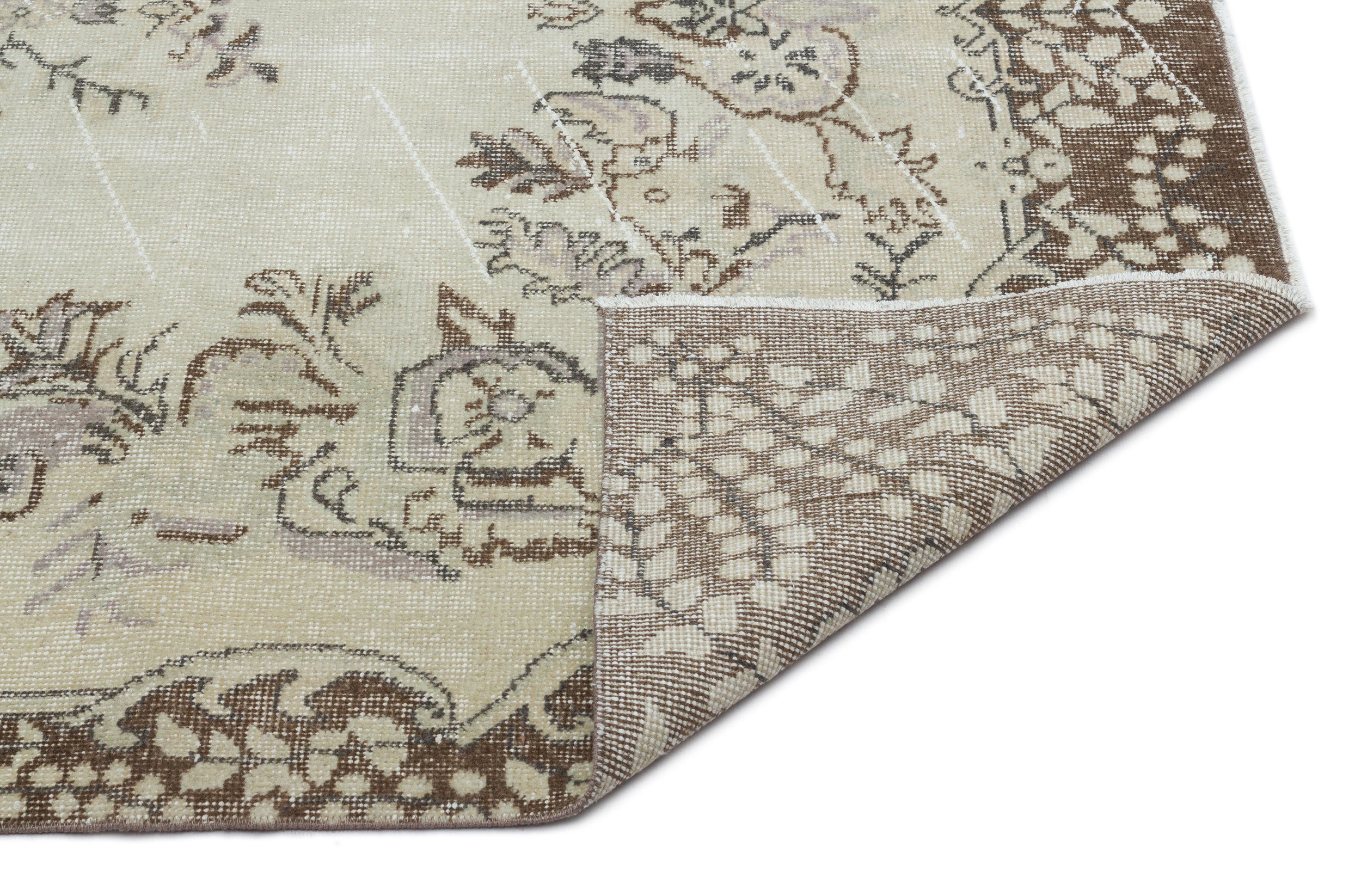 Mapuos - Vintage Medallion Rug - 5'5 X 9'7