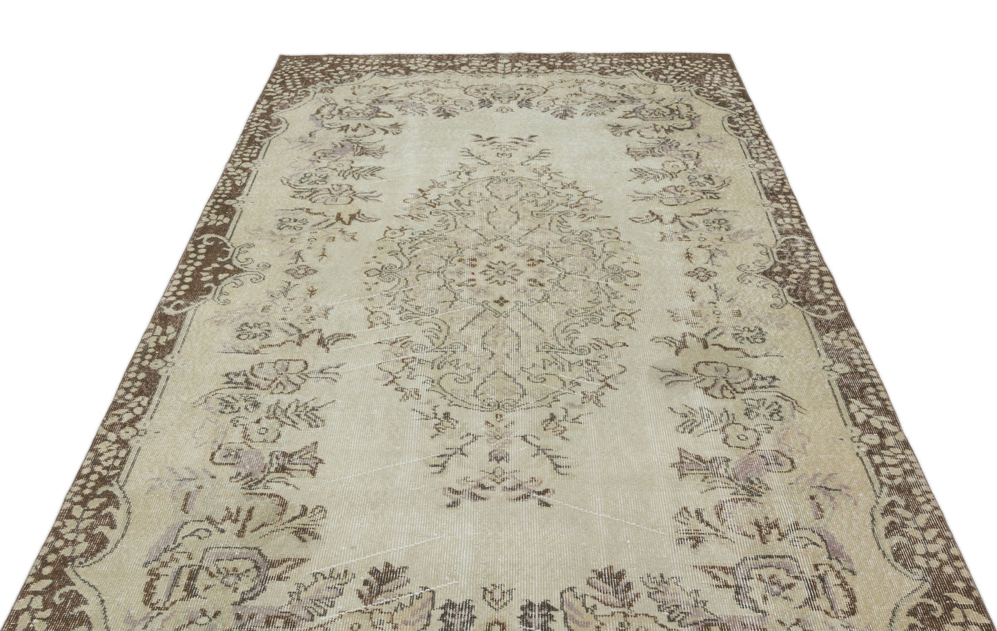 Mapuos - Vintage Medallion Rug - 5'5 X 9'7