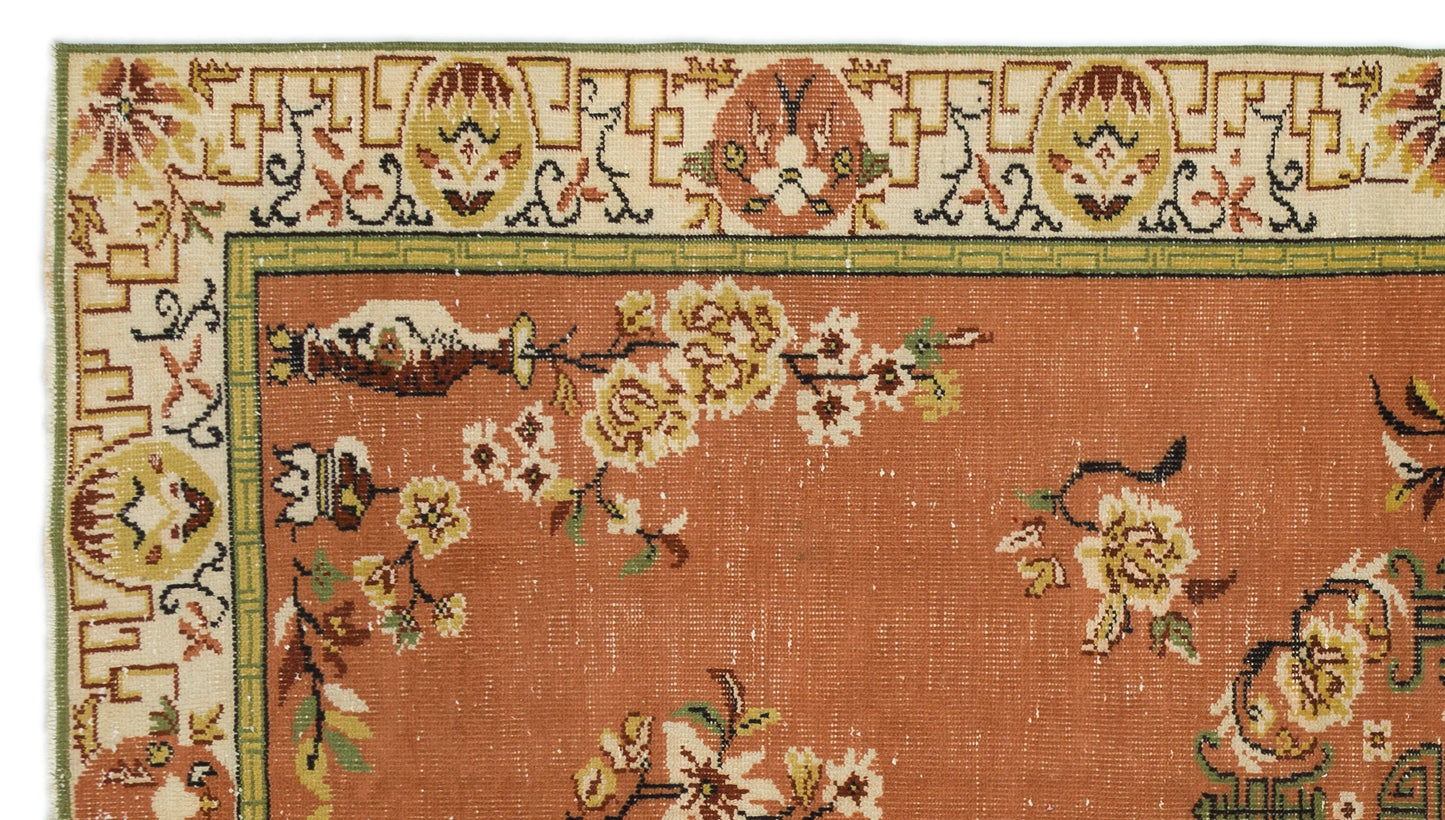 Gamiane - Vintage Medallion Rug - 5'9 X 10'1