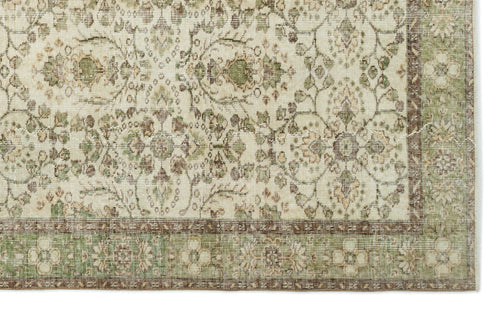 Load image 1 in gallery view. Kanosa - Vintage Floral Rug - 5'10 X 9'3