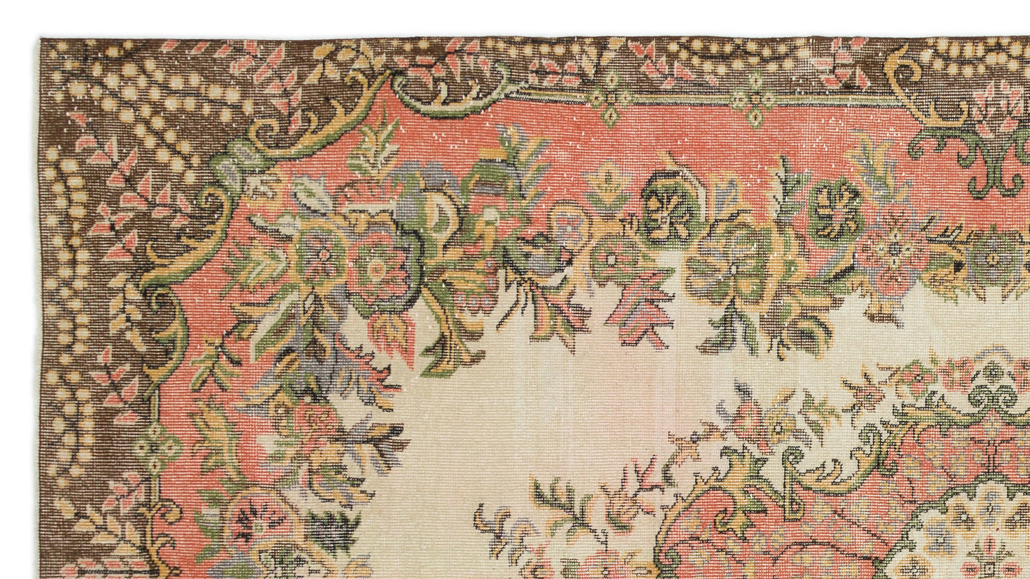 Vobira - Vintage Medallion Rug - 5'5 X 9'10