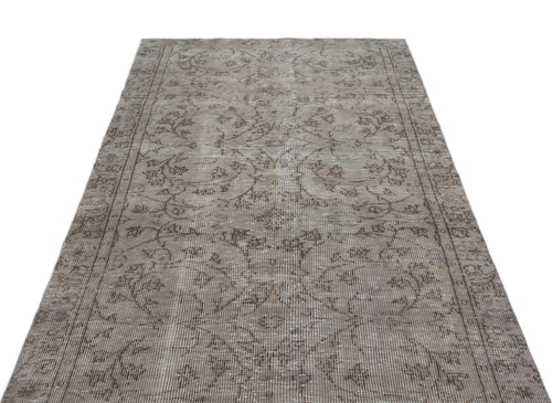 Load image 1 in gallery view. Vepira - Vintage Floral Rug - 4'8 X 8'5