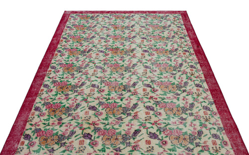 Load image 1 in gallery view. Mikia - Vintage Floral Rug - 5'5 X 8'9