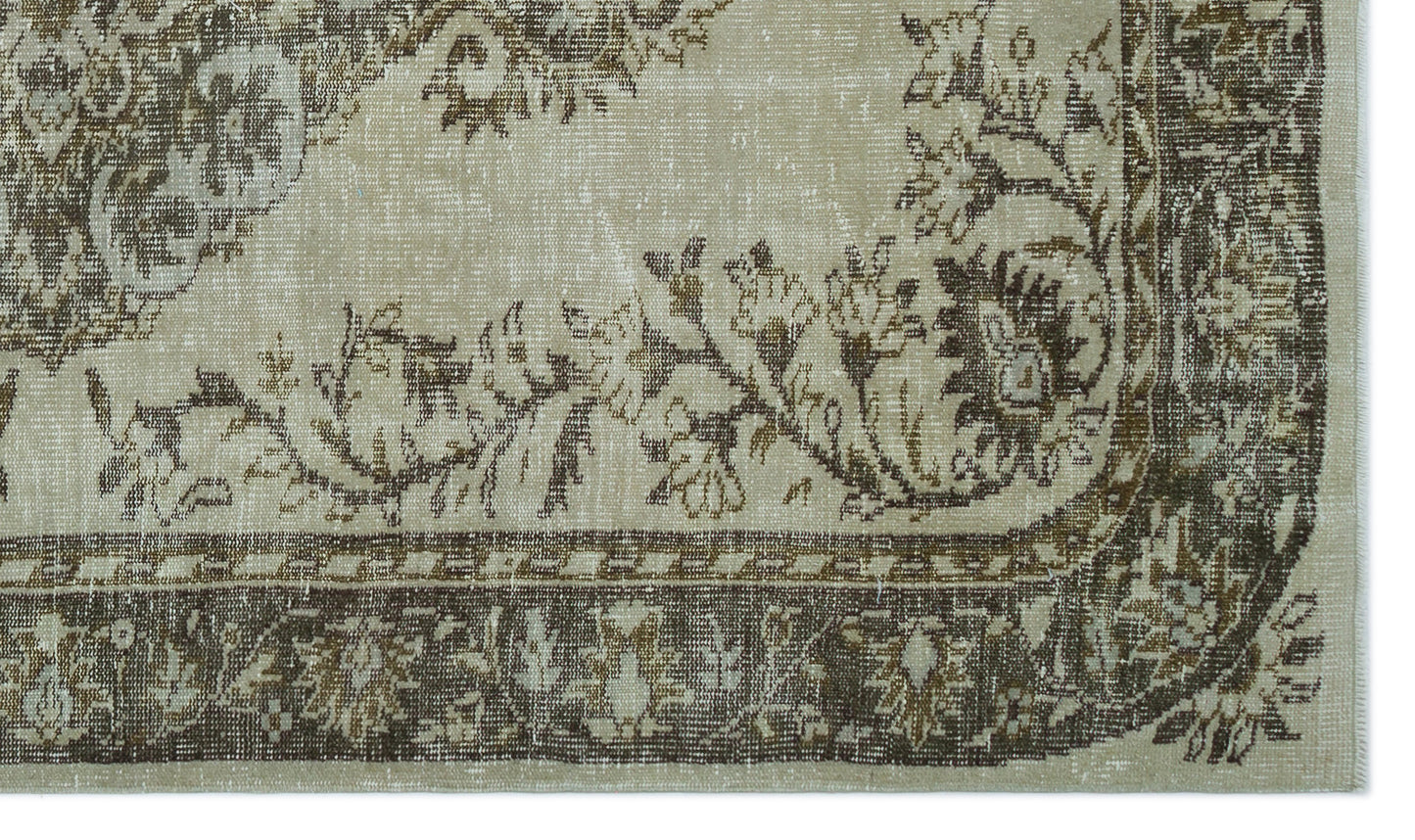 Nipoix - Vintage Medallion Rug - 5'4 X 9'1