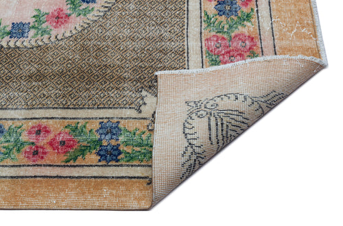 Load image 1 in gallery view. Bligoix - Vintage Medallion Rug - 5'5 X 9'0