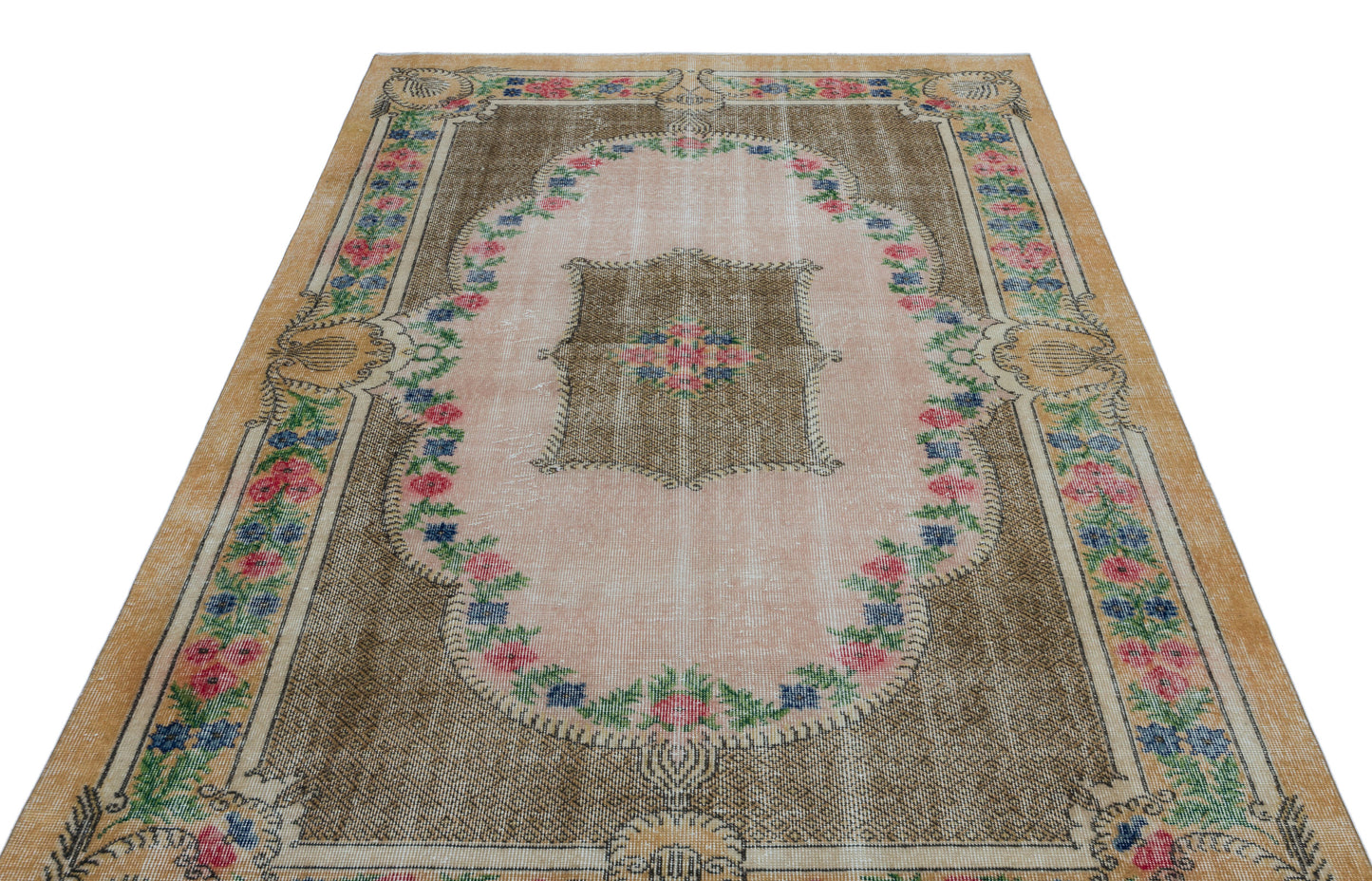 Bligoix - Vintage Medallion Rug - 5'5 X 9'0
