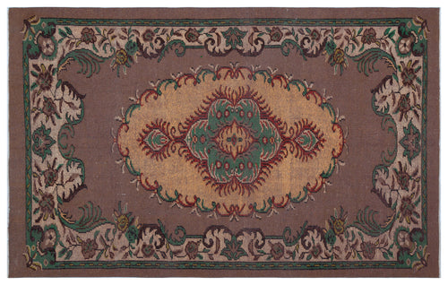 Load image 1 in gallery view. Gimoma - Vintage Medallion Rug - 5'6 X 9'0