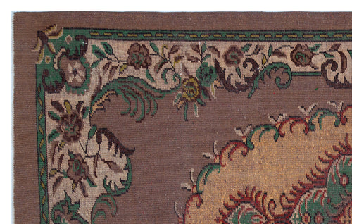 Load image 1 in gallery view. Gimoma - Vintage Medallion Rug - 5'6 X 9'0