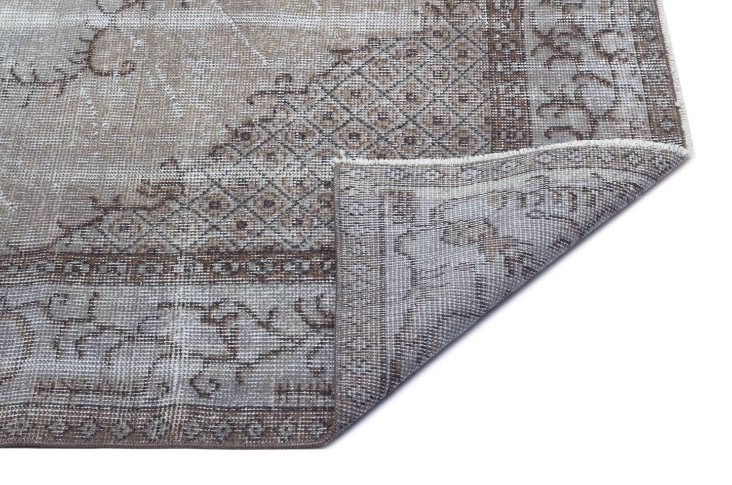 Nifios - Vintage Distressed Rug - 6'0 X 9'3