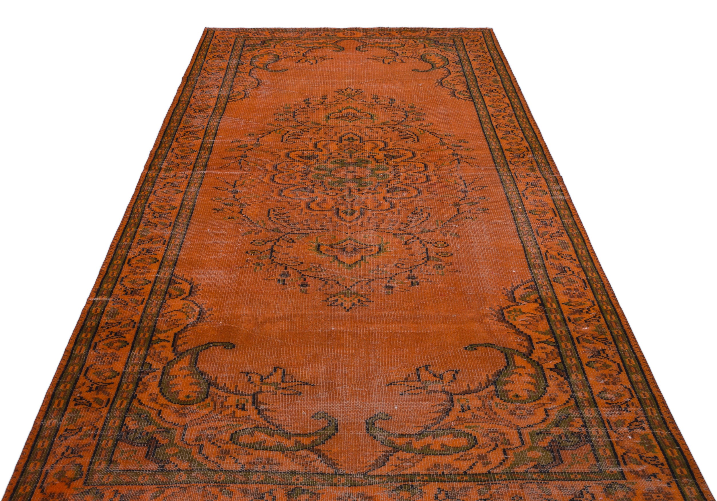 Triya - Vintage Medallion Rug - 5'6 X 8'11