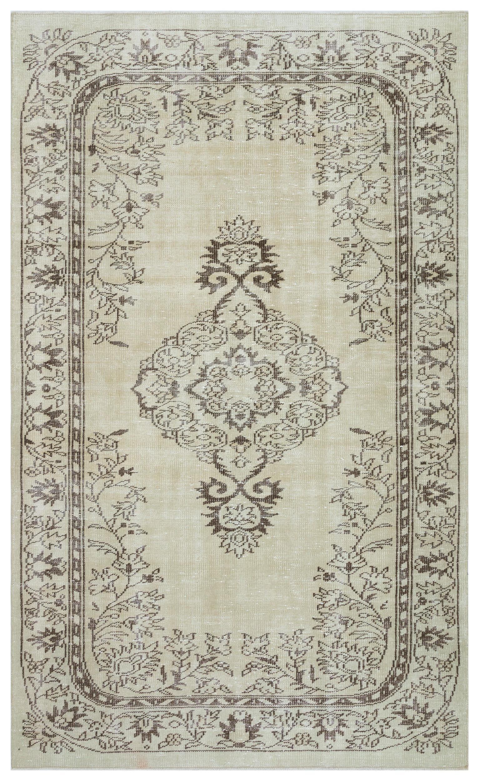 Huleis - Vintage Medallion Rug - 5'6 X 9'1