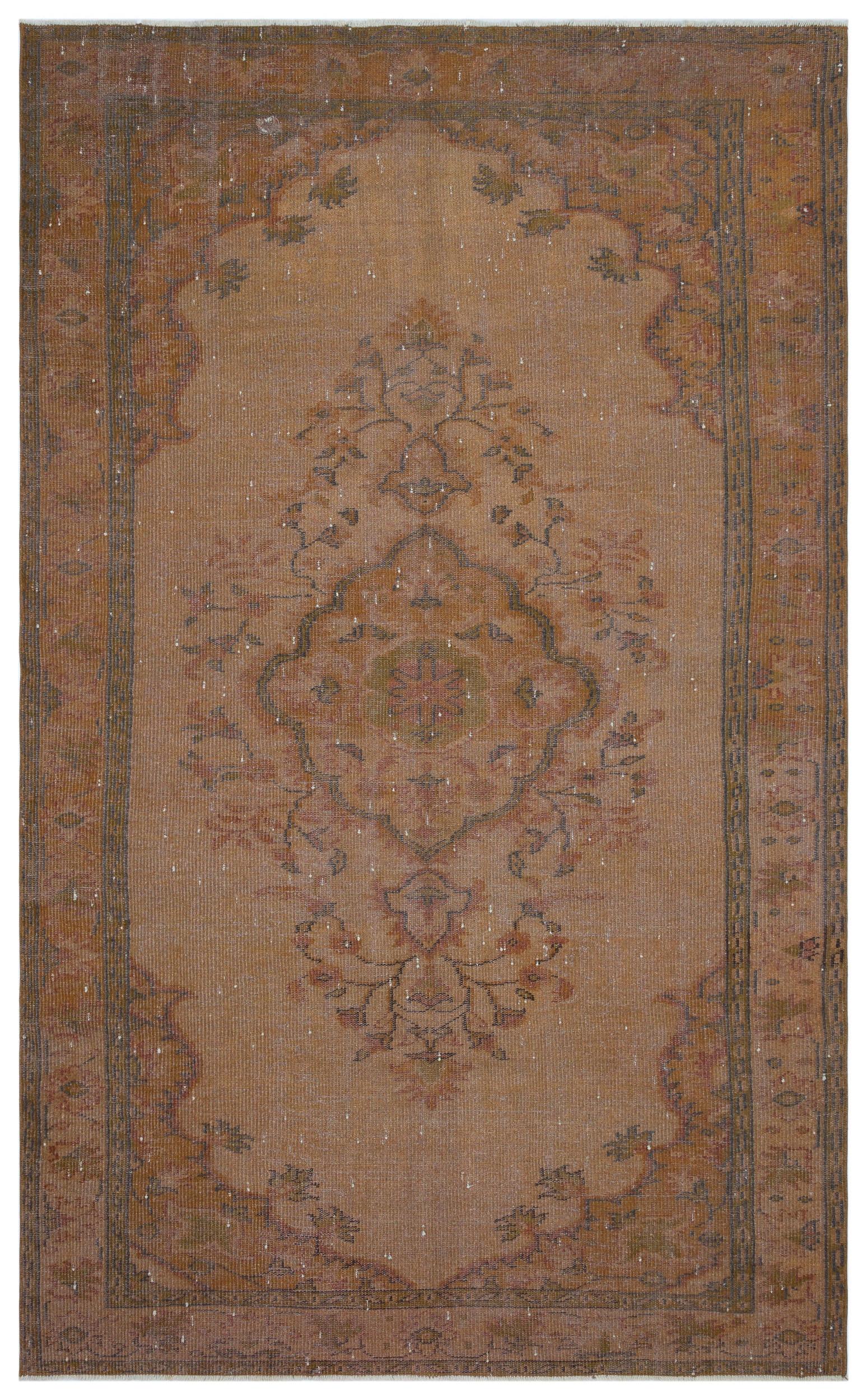 Tavoane - Vintage Medallion Rug - 5'9 X 9'7