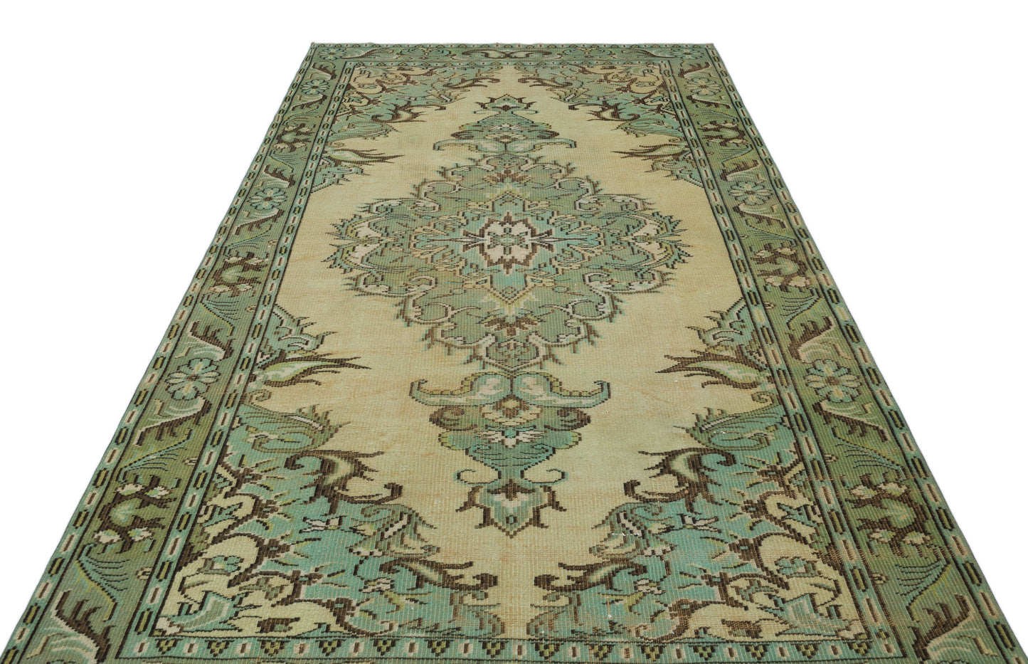 Cruraon - Vintage Medallion Rug - 5'9 X 9'6