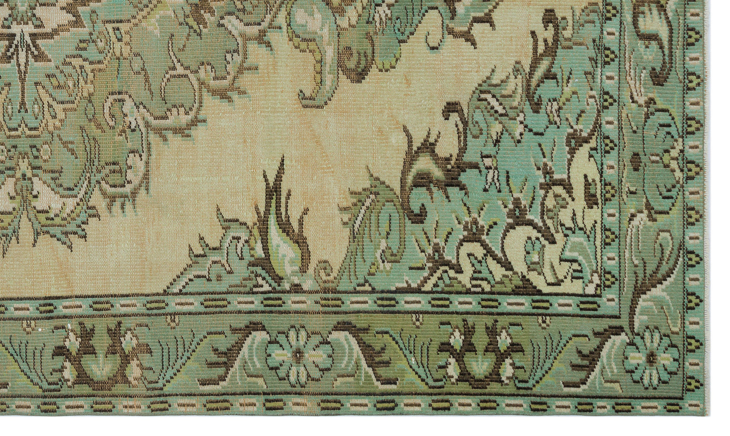 Cruraon - Vintage Medallion Rug - 5'9 X 9'6