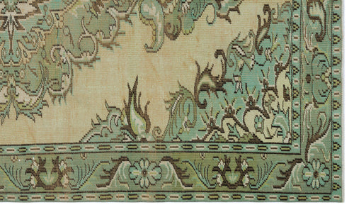 Load image 1 in gallery view. Cruraon - Vintage Medallion Rug - 5'9 X 9'6