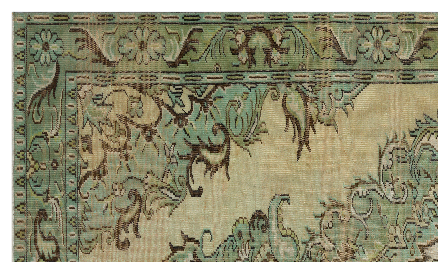 Cruraon - Vintage Medallion Rug - 5'9 X 9'6
