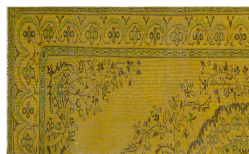 Load image 1 in gallery view. Beapua - Vintage Medallion Rug - 5'9 X 9'5