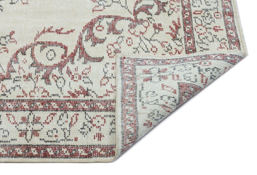 Bild 1 in Galerieansicht laden. Tozeen - Vintage Medallion Rug - 5'4 X 9'4