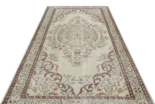 Bild 1 in Galerieansicht laden. Tozeen - Vintage Medallion Rug - 5'4 X 9'4