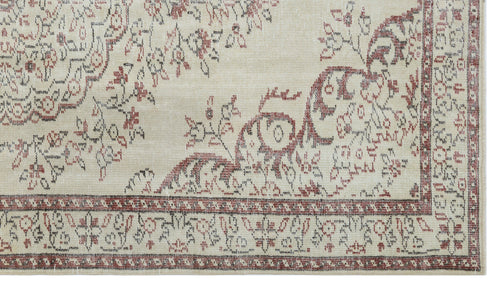 Bild 1 in Galerieansicht laden. Tozeen - Vintage Medallion Rug - 5'4 X 9'4