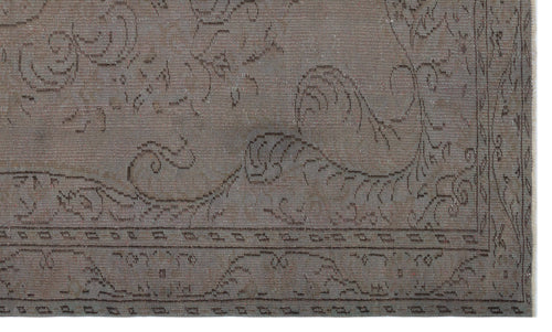 Load image 1 in gallery view. Broar - Vintage Distressed Rug - 5'7 X 9'5