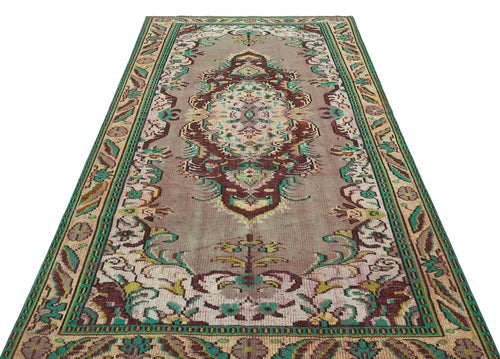 Load image 1 in gallery view. Sinaen - Vintage Medallion Rug - 5'2 X 8'11