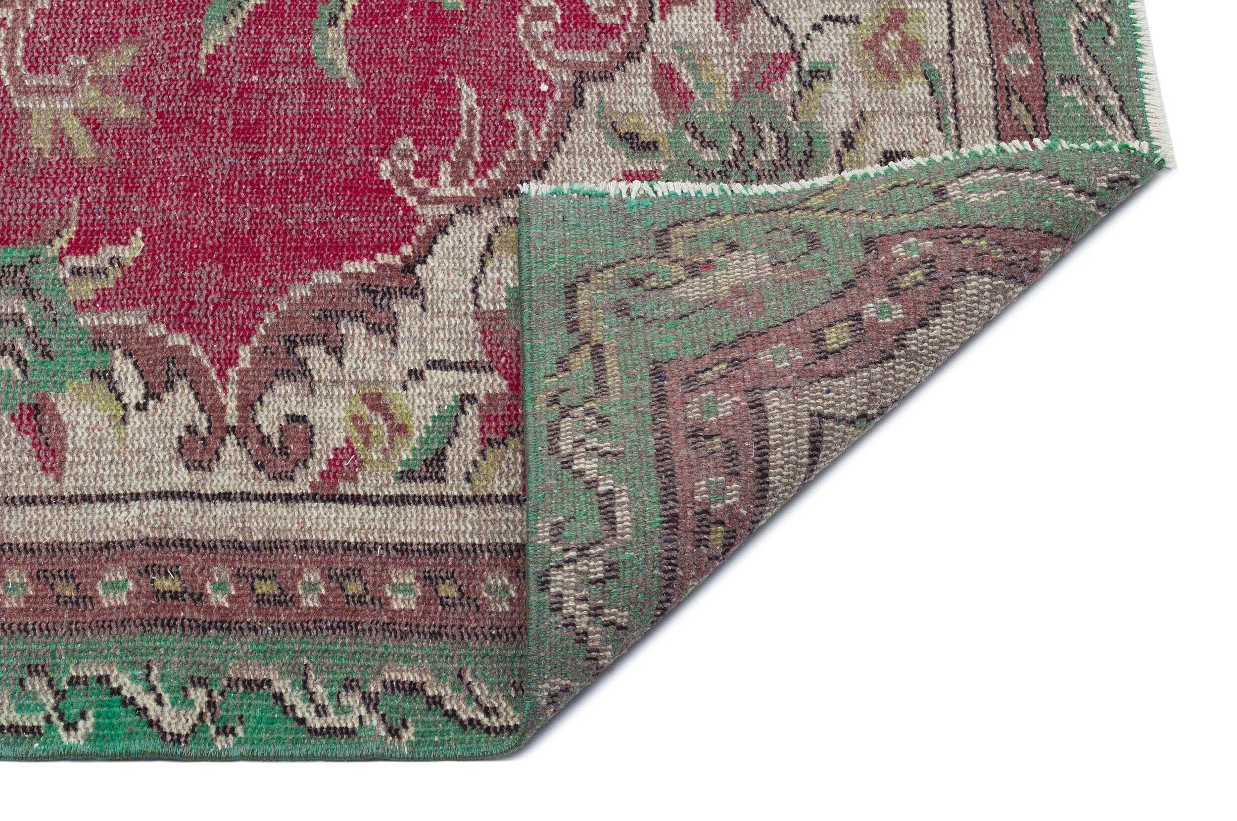 Pufoix - Vintage Medallion Rug - 5'4 X 8'4