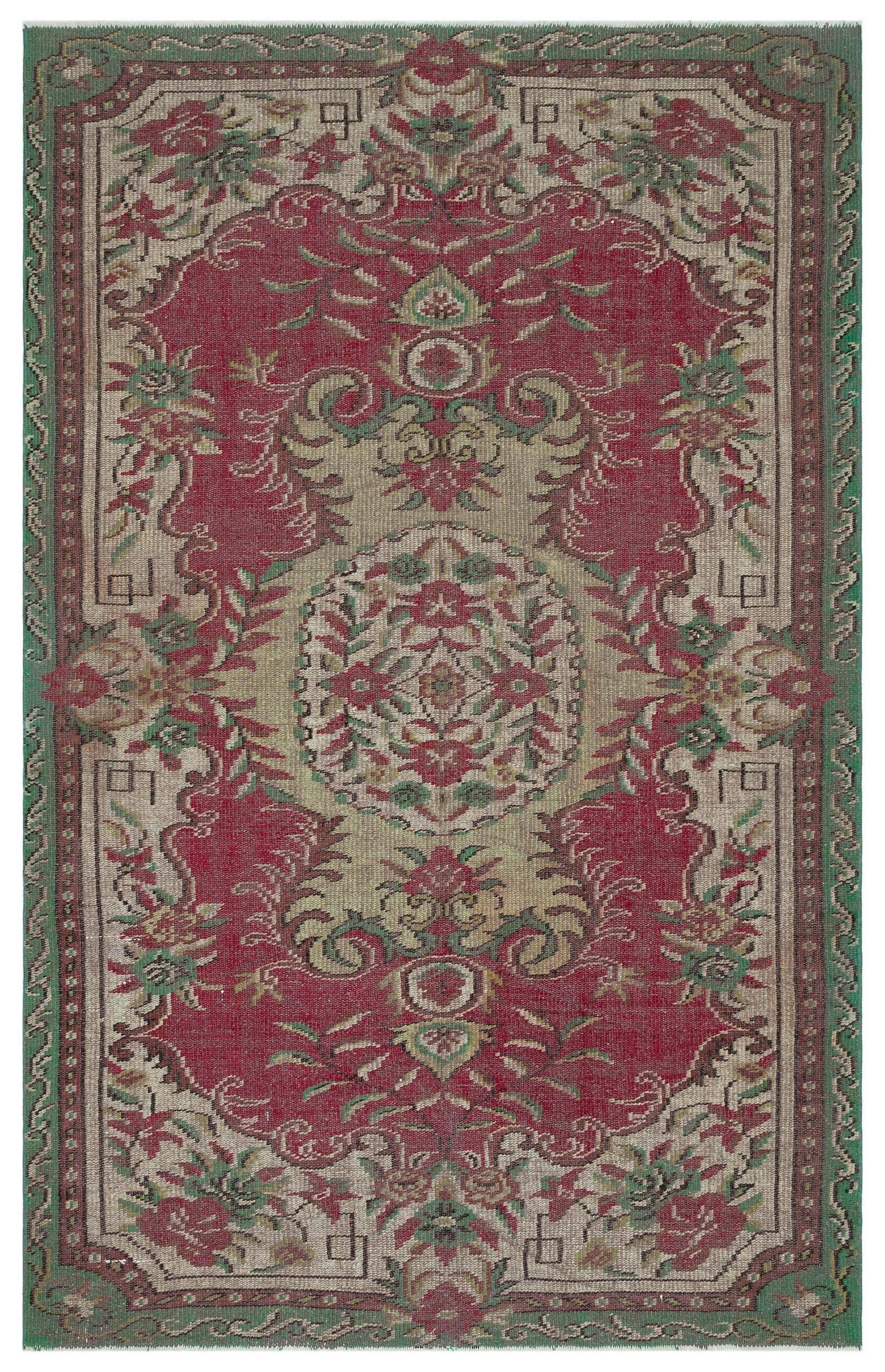 Pufoix - Vintage Medallion Rug - 5'4 X 8'4