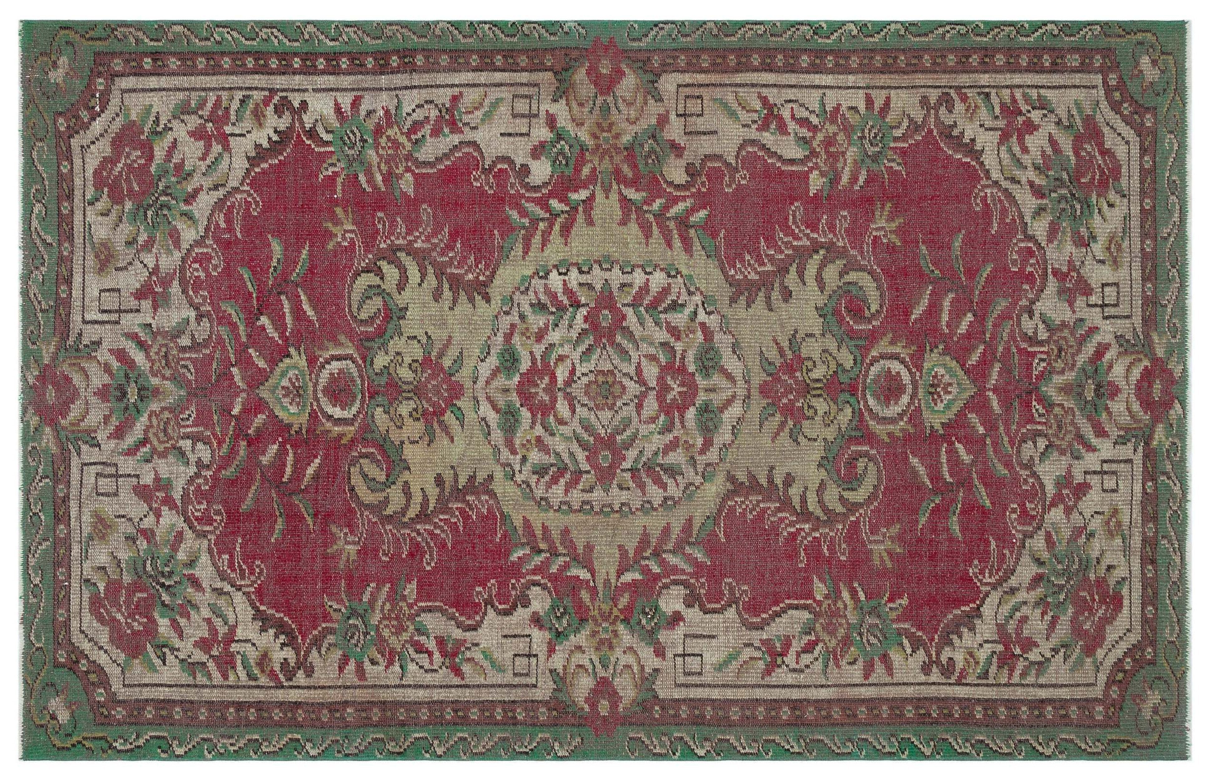 Pufoix - Vintage Medallion Rug - 5'4 X 8'4