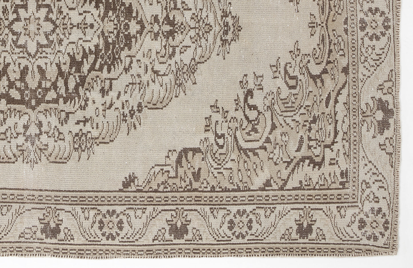 Nizeos - Vintage Medallion Rug - 5'11 X 8'9