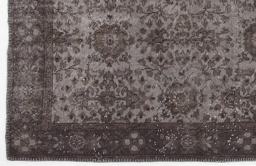 Load image 1 in gallery view. Trepios - Vintage Floral Rug - 5'6 X 9'10