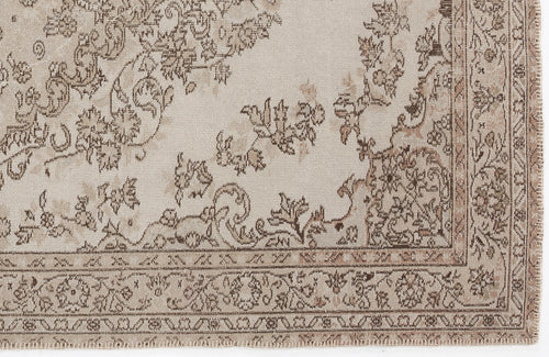 Load image 1 in gallery view. Gleta - Vintage Medallion Rug - 5'8 X 9'2