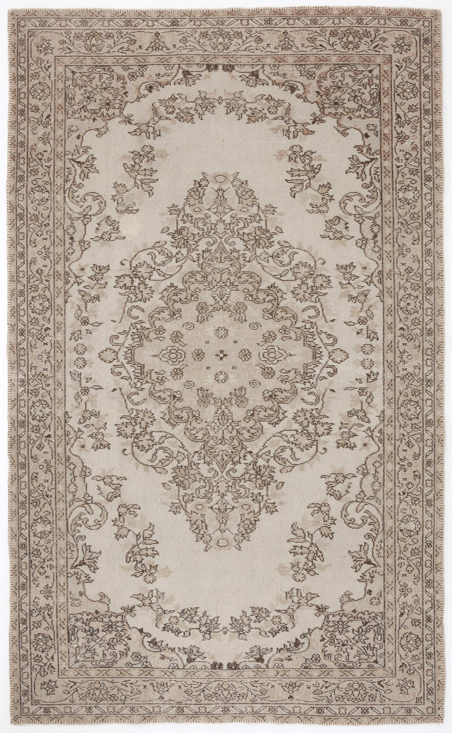 Gleta - Vintage Medallion Rug - 5'8 X 9'2