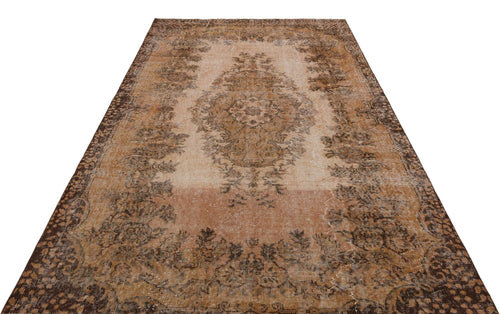 Load image 1 in gallery view. Loleil - Vintage Medallion Rug - 5'10 X 9'7