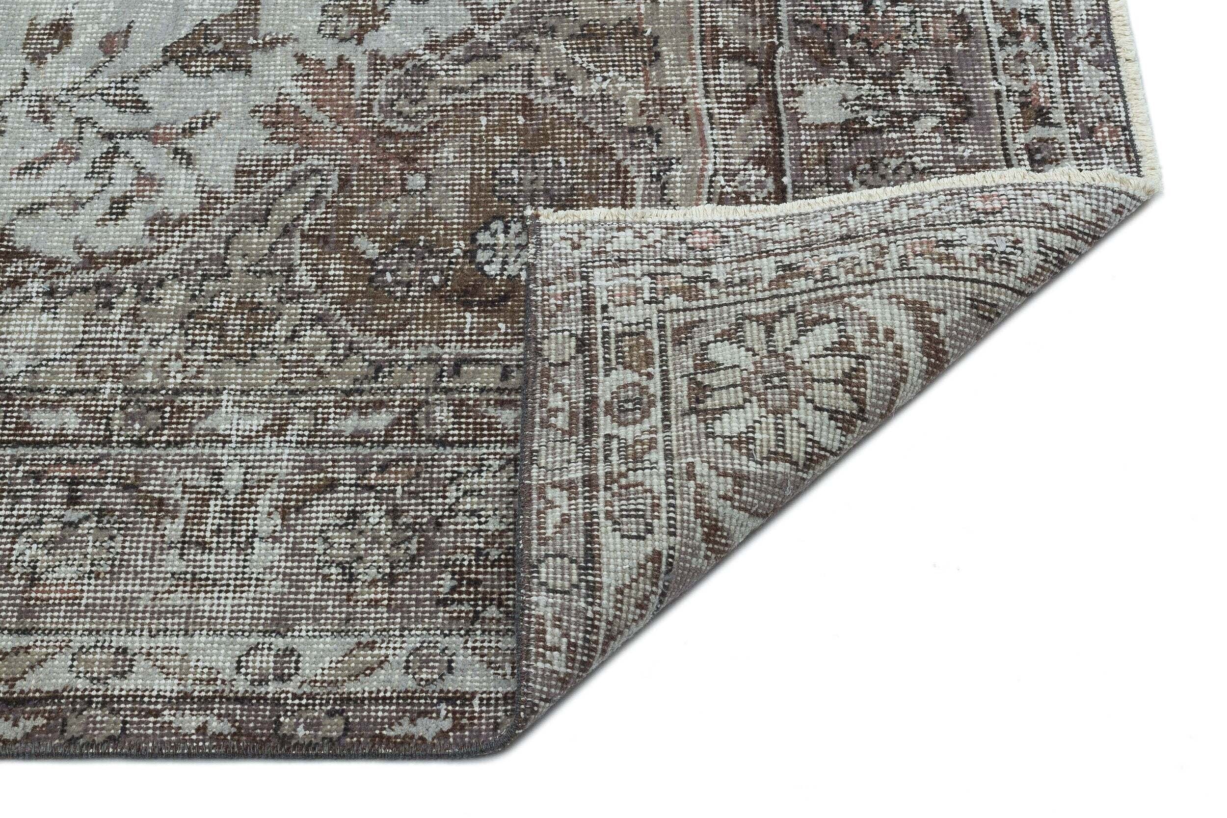 Numaen - Vintage Distressed Rug - 5'6 X 9'3