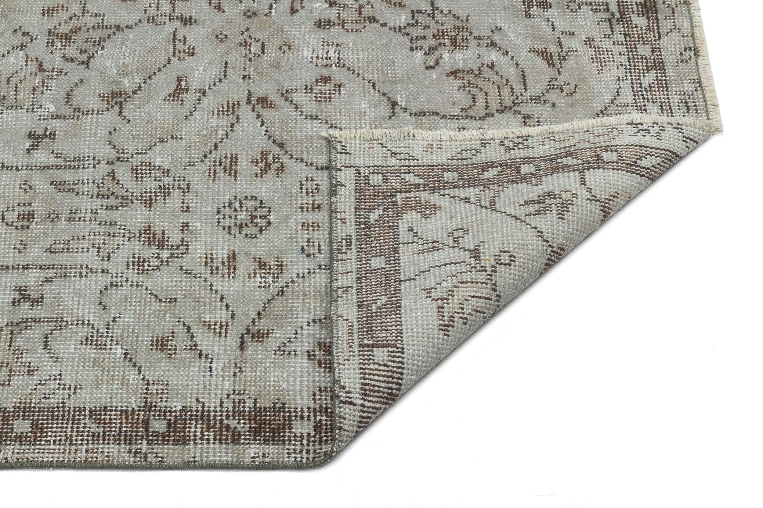 Mifaas - Vintage Floral Rug - 4'6 X 9'3