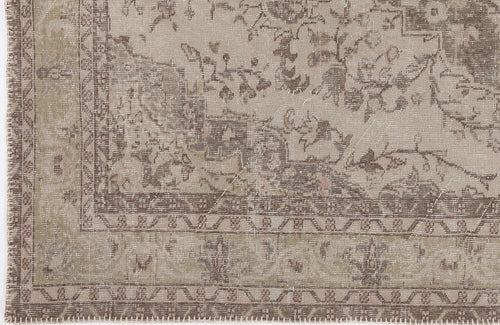 Load image 1 in gallery view. Vetena - Vintage Medallion Rug - 5'6 X 9'6