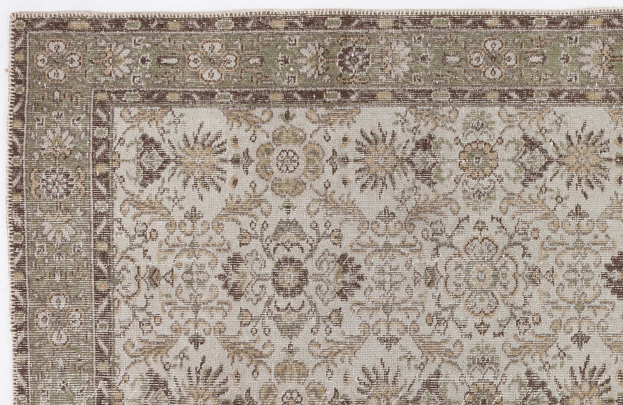 Druva - Vintage Floral Rug - 5'9 X 9'9